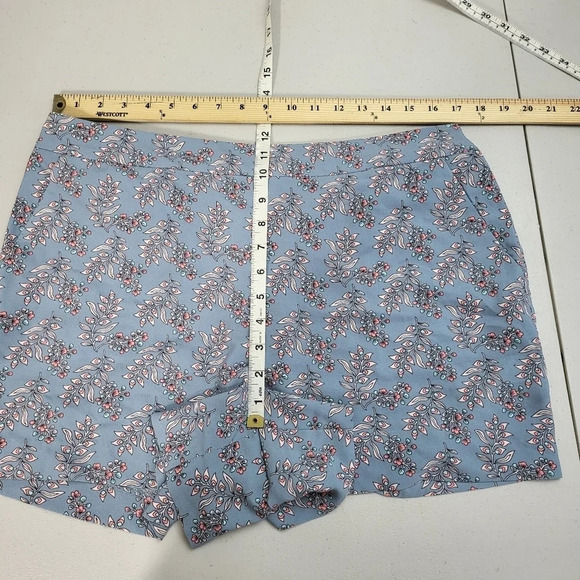 LOFT OUTLET NWT Floral Pull On Shorts Sz Large - Picture 7 of 10